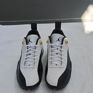 Jordan Men's Black and White Sneakers